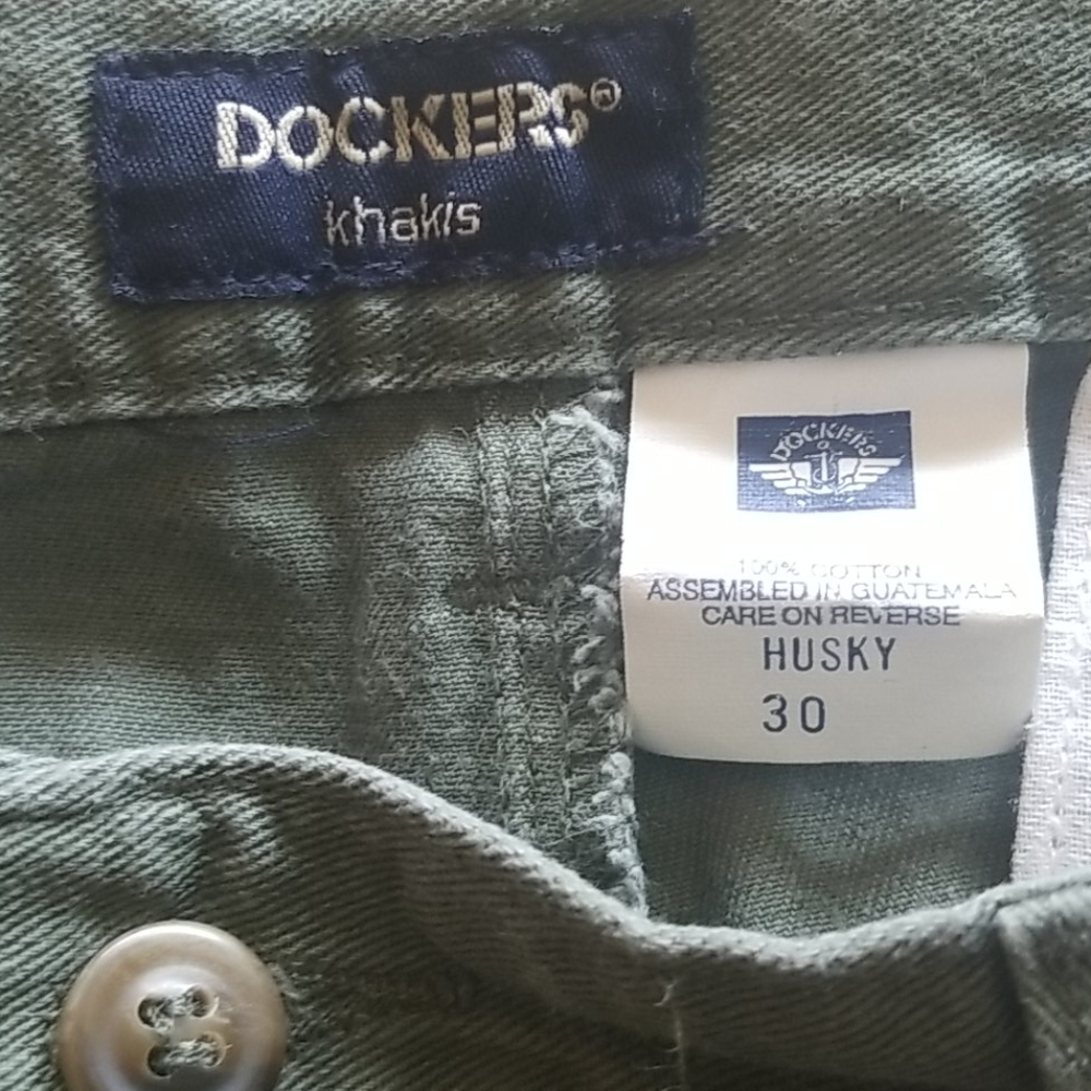 Men's khaki Green pleated walking shorts